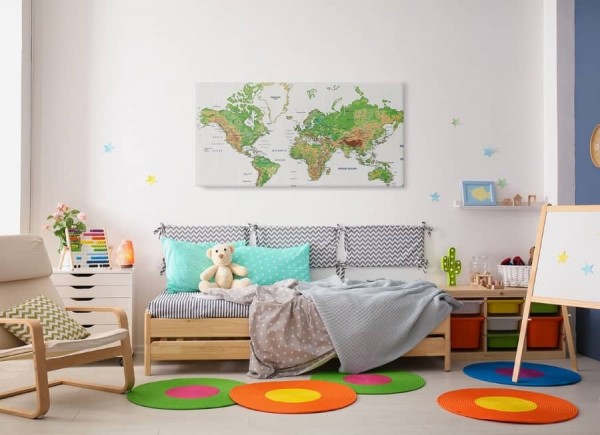 obraz mapa w pokoju dziecka