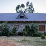 Rewolucyjny projekt domu stodoła: nowoczesność i tradycja w doskonałej harmonii