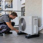 Klimatyzacja w mieszkaniu w bloku: zgody, miejsce na agregat i montaż